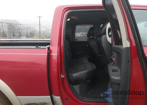 2010 Dodge Ram 1500 Laramie z USA, uszkodzony, nr VIN 1D7RV1GT2AS257140